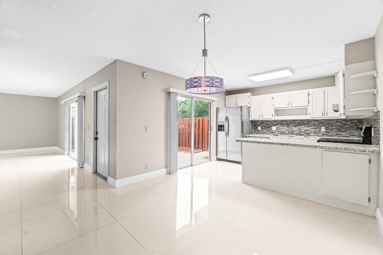 SPANISH WELLS CONDO I - Residential