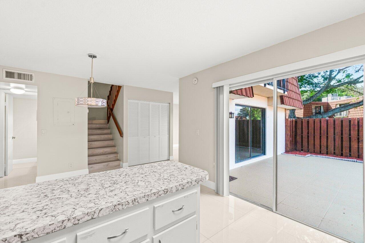 SPANISH WELLS CONDO I - Residential