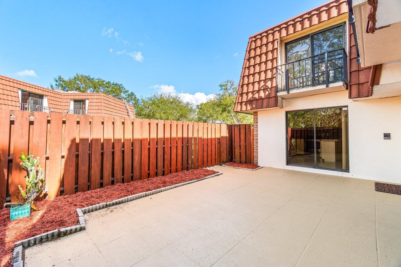 SPANISH WELLS CONDO I - Residential