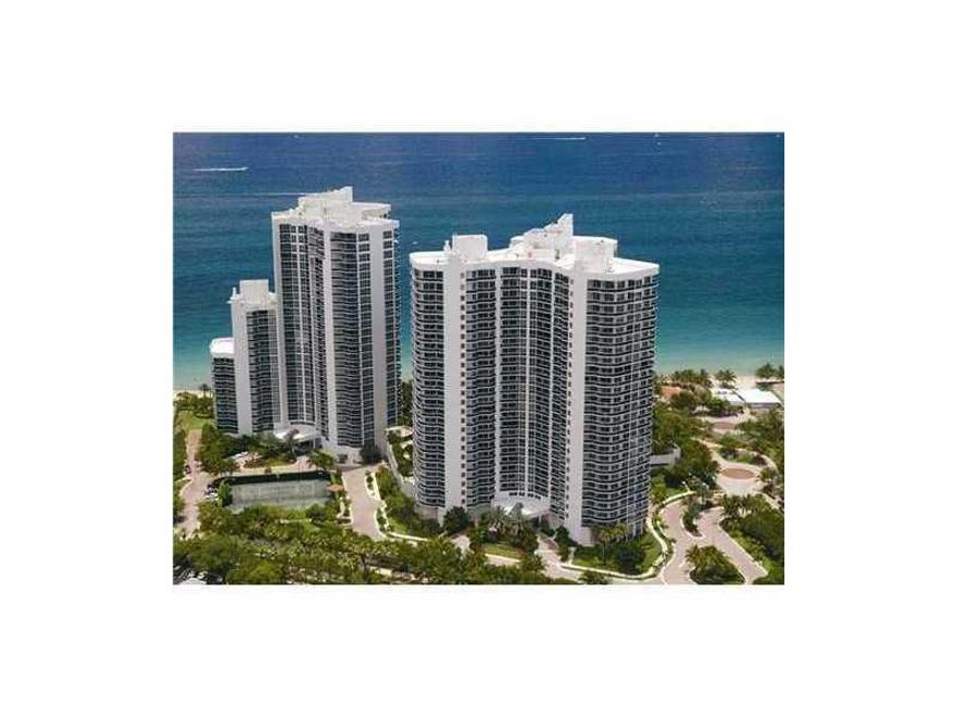 Unfurnished 3 bedroom 2.5 baths unit with private elevator.  Nice  size condo wit two balconies, garden, city and some ocean view. Freshly cleaned carpet in bedrooms, marble floor in the living areas. Spacious kitchen, third bedroom has built-in cabinets.  Resort like complex: valet parking, concierge,24hours security. Two pools, poolside café, tiki huts ,bbq area, fitness center with sauna and steam  room. Easy to show!