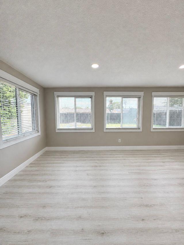HARBOR PALMS-UNIT SIX - Residential
