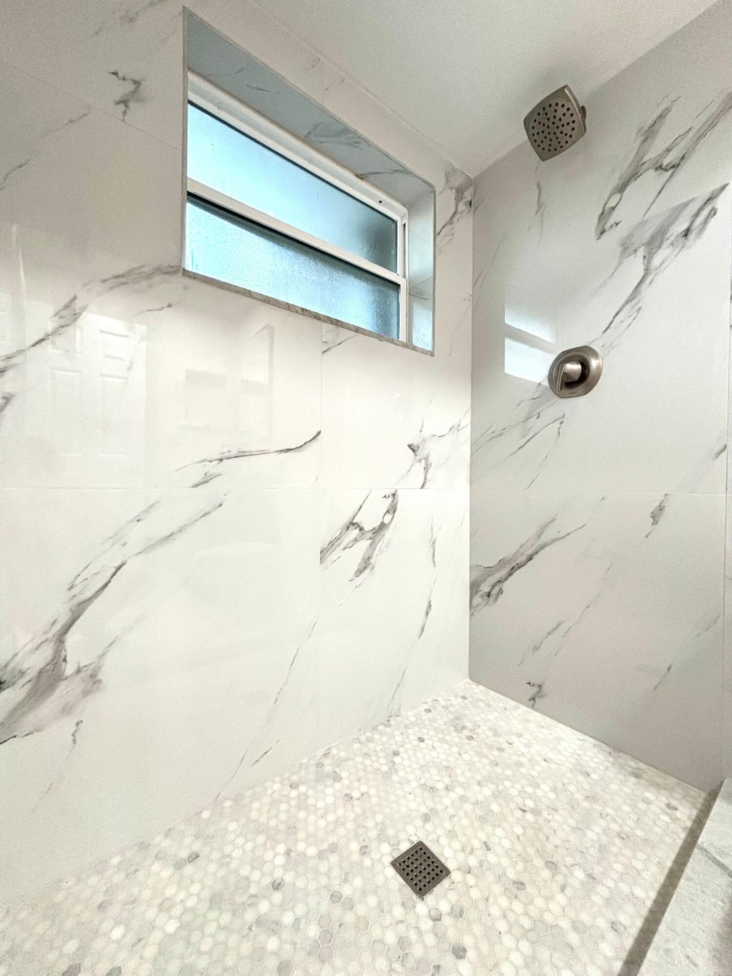 HARBOR PALMS-UNIT SIX - Residential