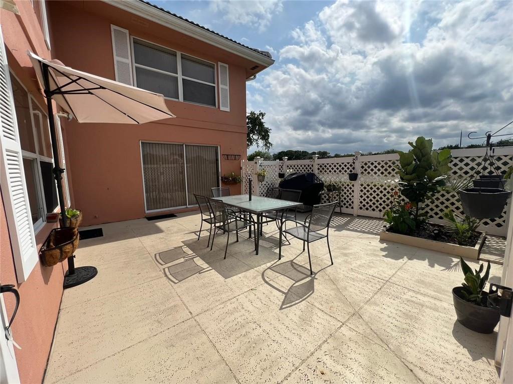 Stamford At Villages Palm - Residential