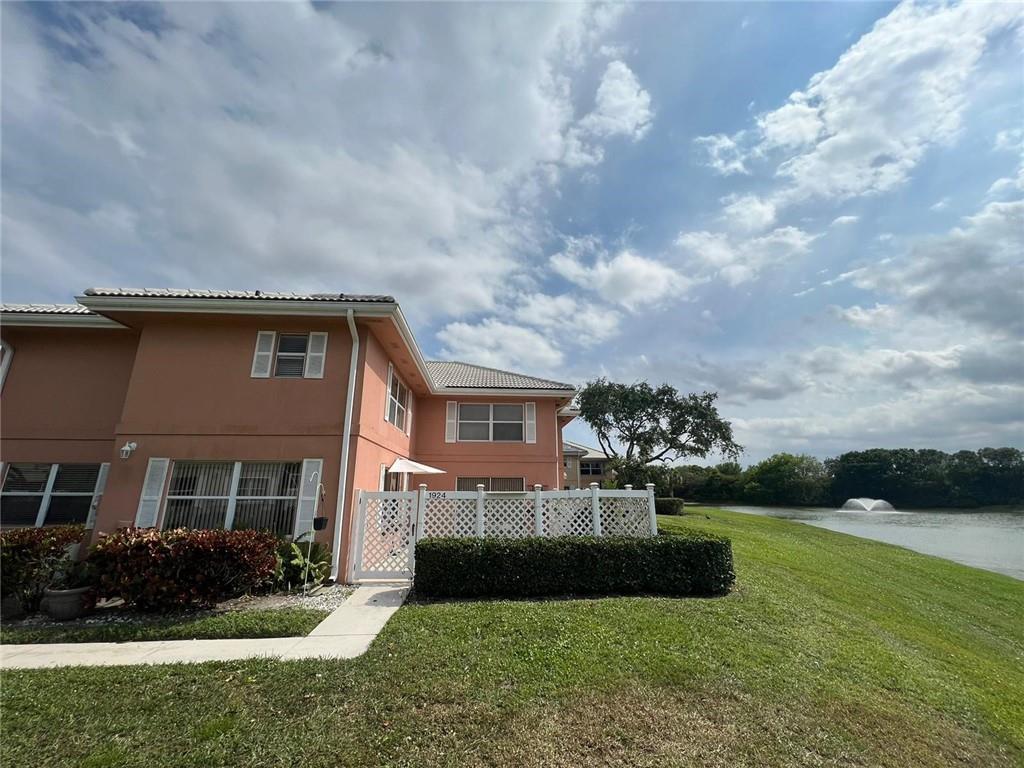 Stamford At Villages Palm - Residential