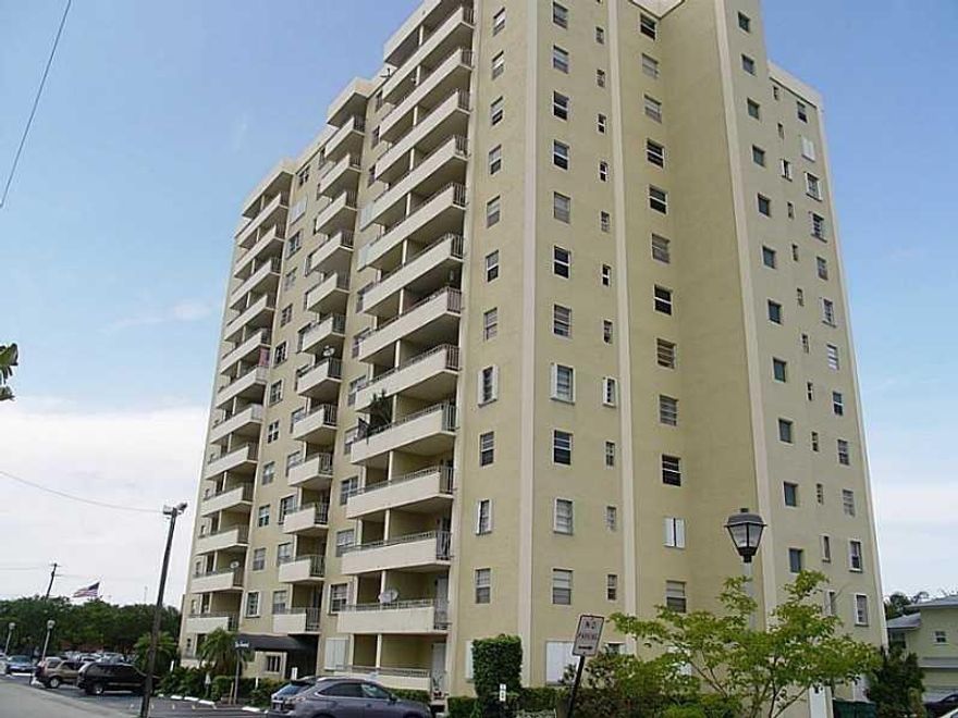 Cute 1BR/1BA condo in Victoria Park with private balcony offering a gorgeous skyline view of downtown Fort Lauderdale! Recent modernization updates include freshly painted interiors, additional lighting, stainless steel range  as well as a new glass-framed shower and bathroom vanity! Victoria Park Tower is a secured building with a tropical pool and on-site management office. Ideally located in one of Fort Lauderdale's most sought after neighborhoods...only one short block from the Gateway Theatre (& surrounding restaurants!) and just minutes to the Galleria Mall, Beach and Las Olas!