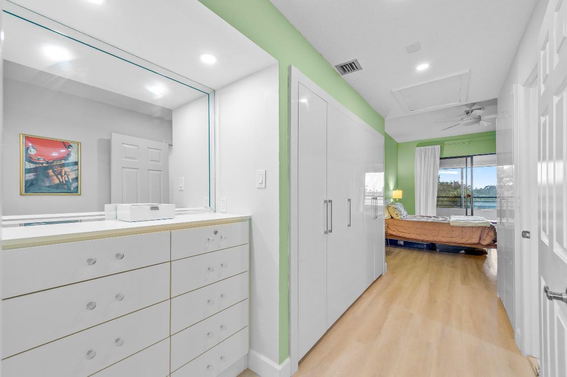 LA PAZ AT BOCA POINTE - Residential