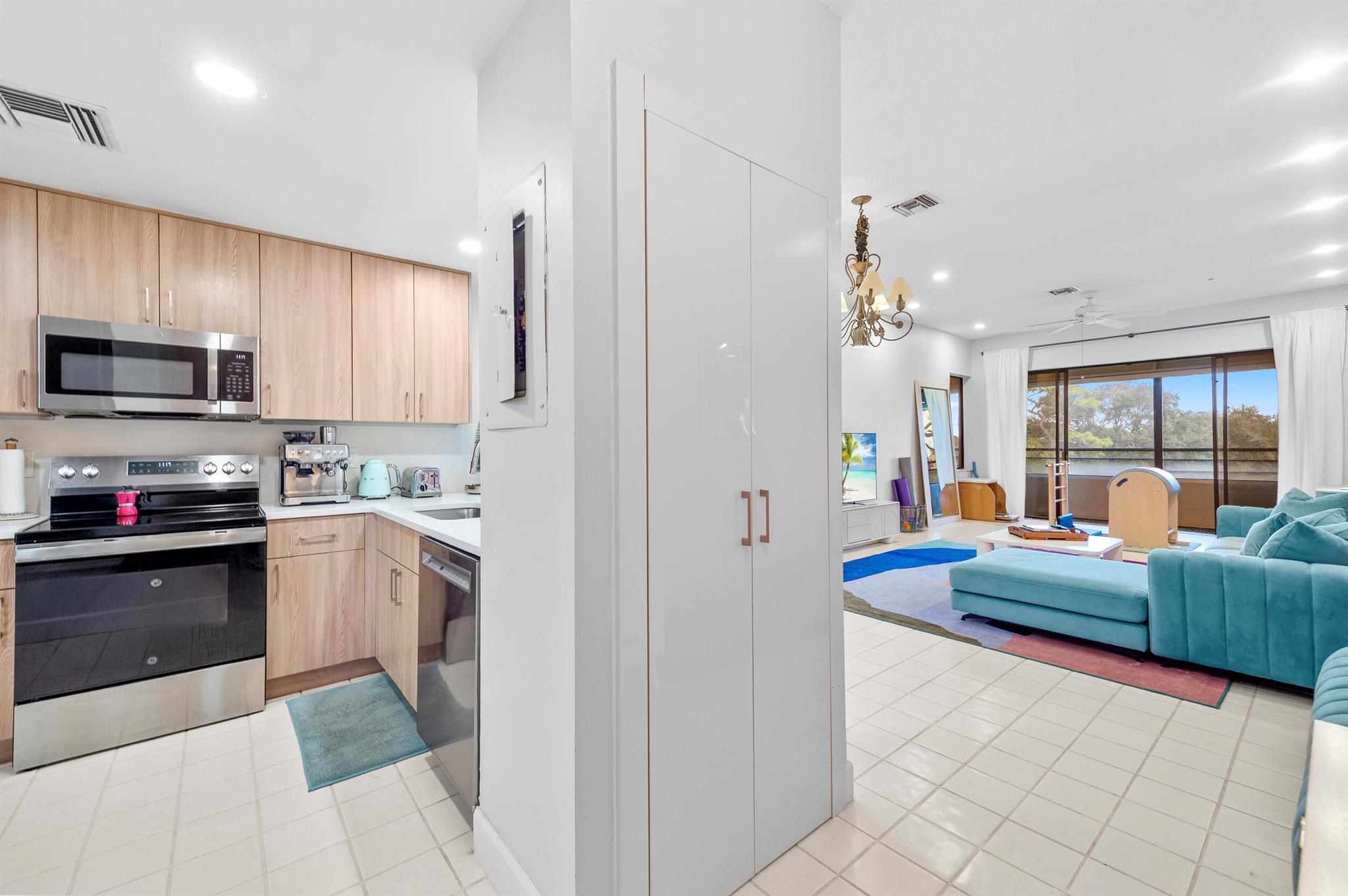 LA PAZ AT BOCA POINTE - Residential