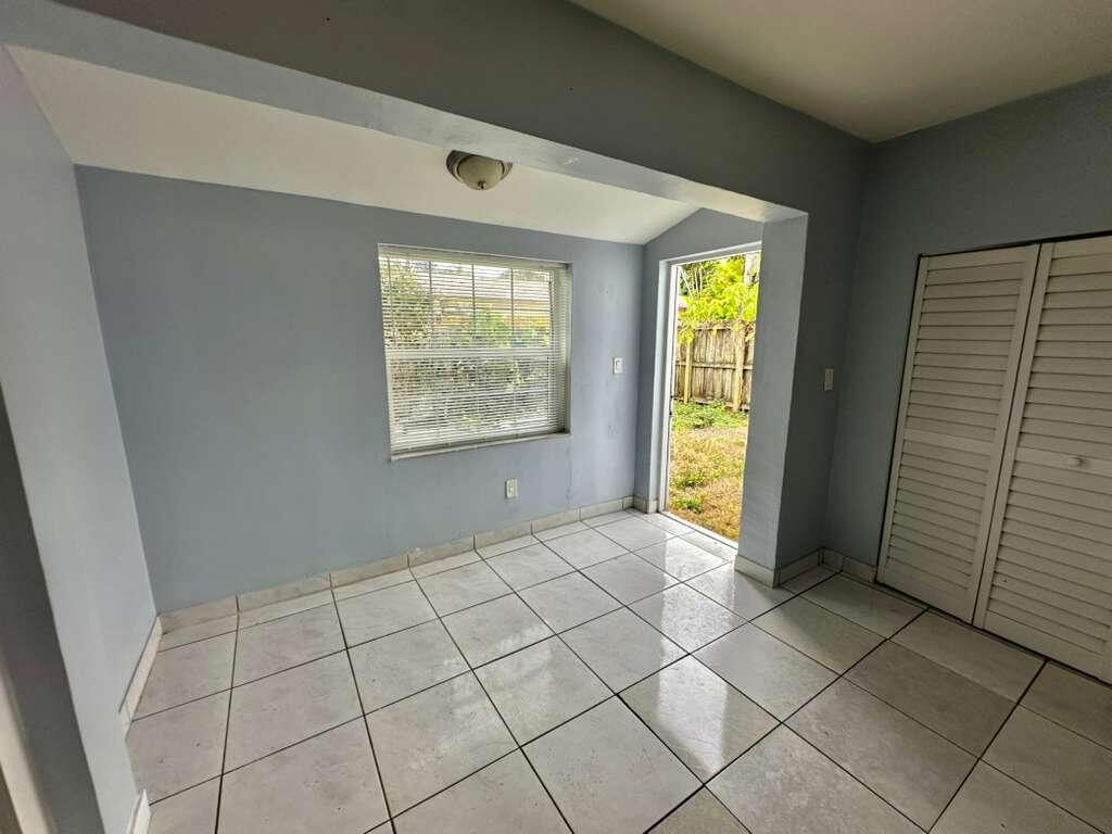 HIGHLAND SQUARE - Residential Lease