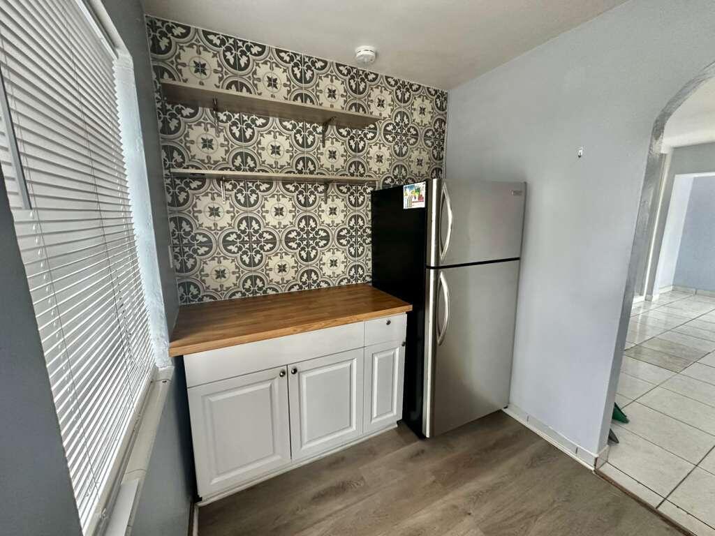 HIGHLAND SQUARE - Residential Lease