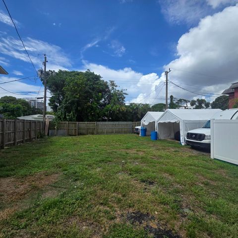 Tiny photo for 1844 Sheridan Street, Hollywood, FL 33020 (MLS # B26045113)