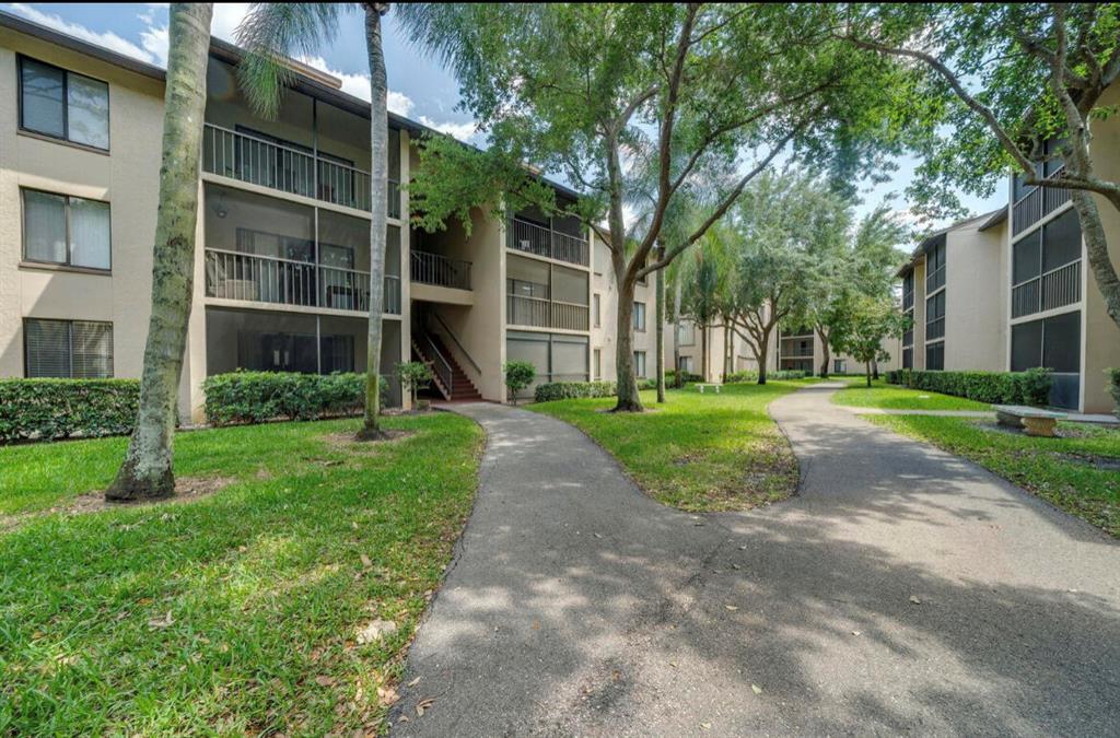 Spacious 2/2 Condo located on the 3rd floor. Sliding glass doors in the living for easy access to the screened in porch. Includes washer & dryer and very spacious walk in closets. Community includes picnic area and Community pool. One applicant must have a minimum credit score 680 ( Per HOA)