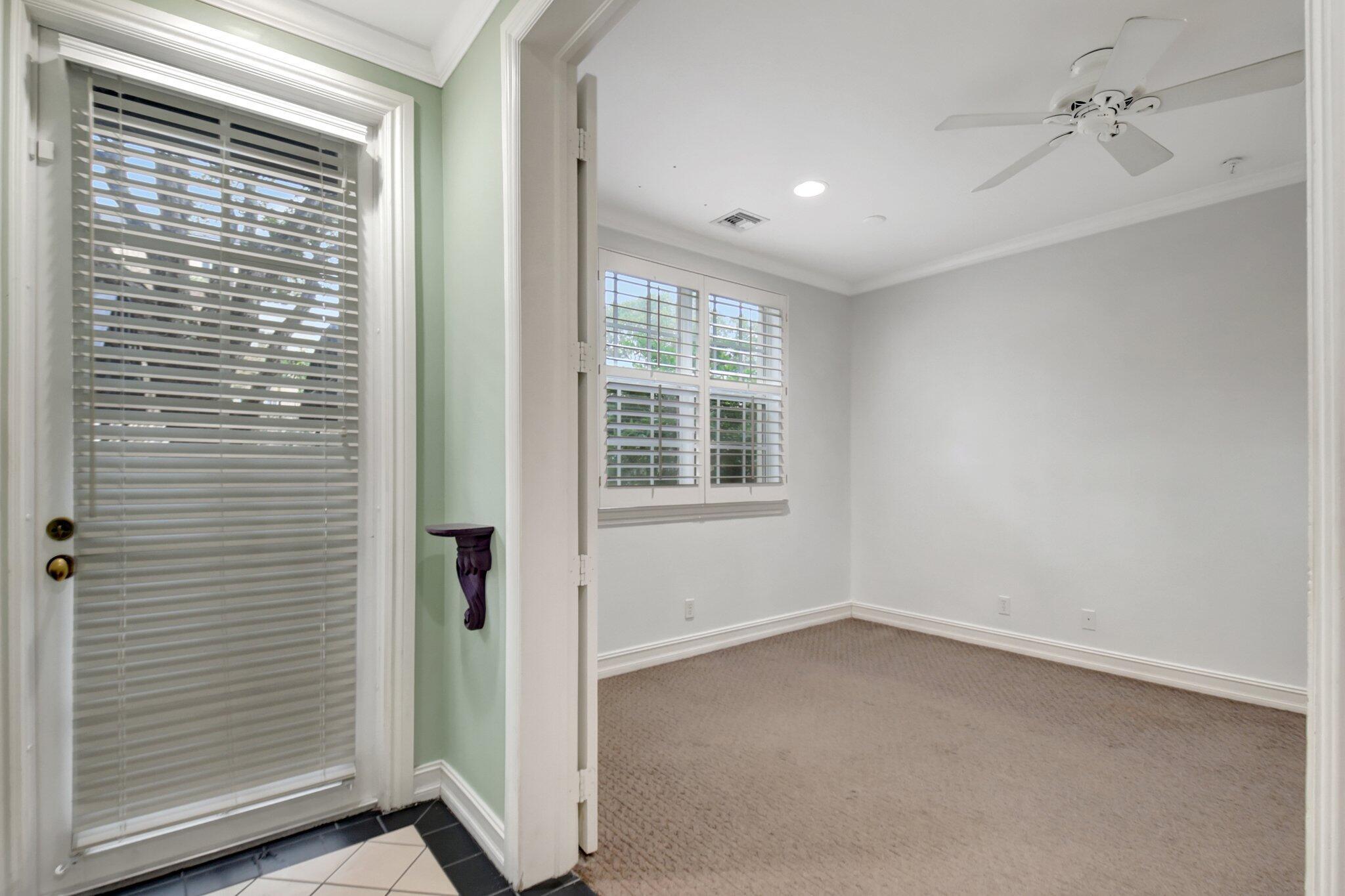 TOWN SQUARE - Residential