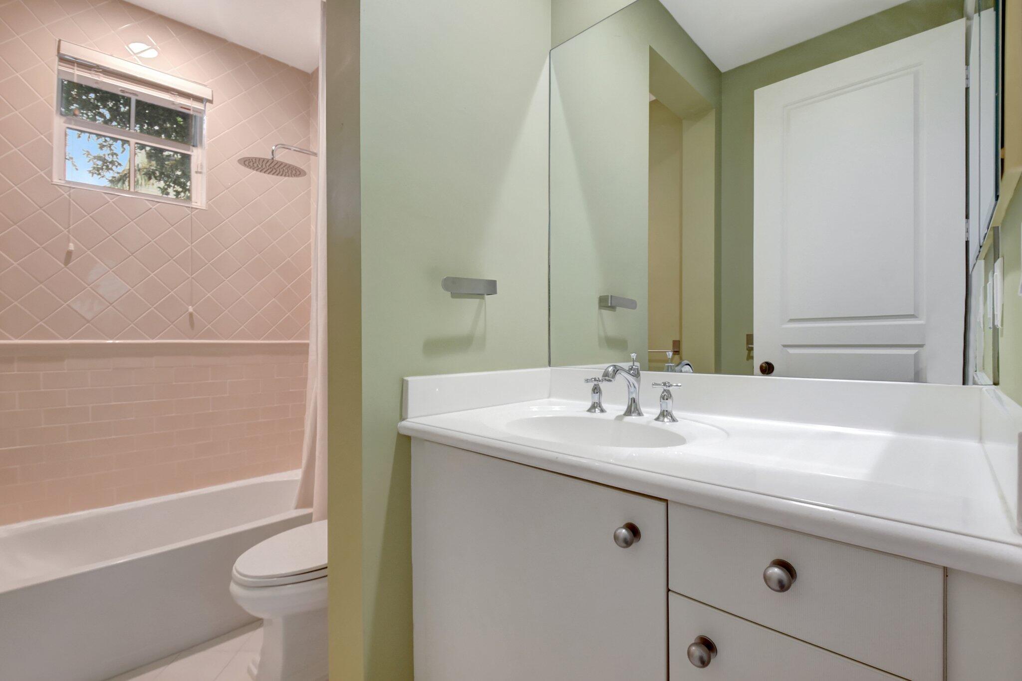 TOWN SQUARE - Residential