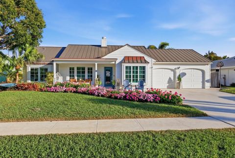 61 Pinehill Trail W Tequesta FL 33469