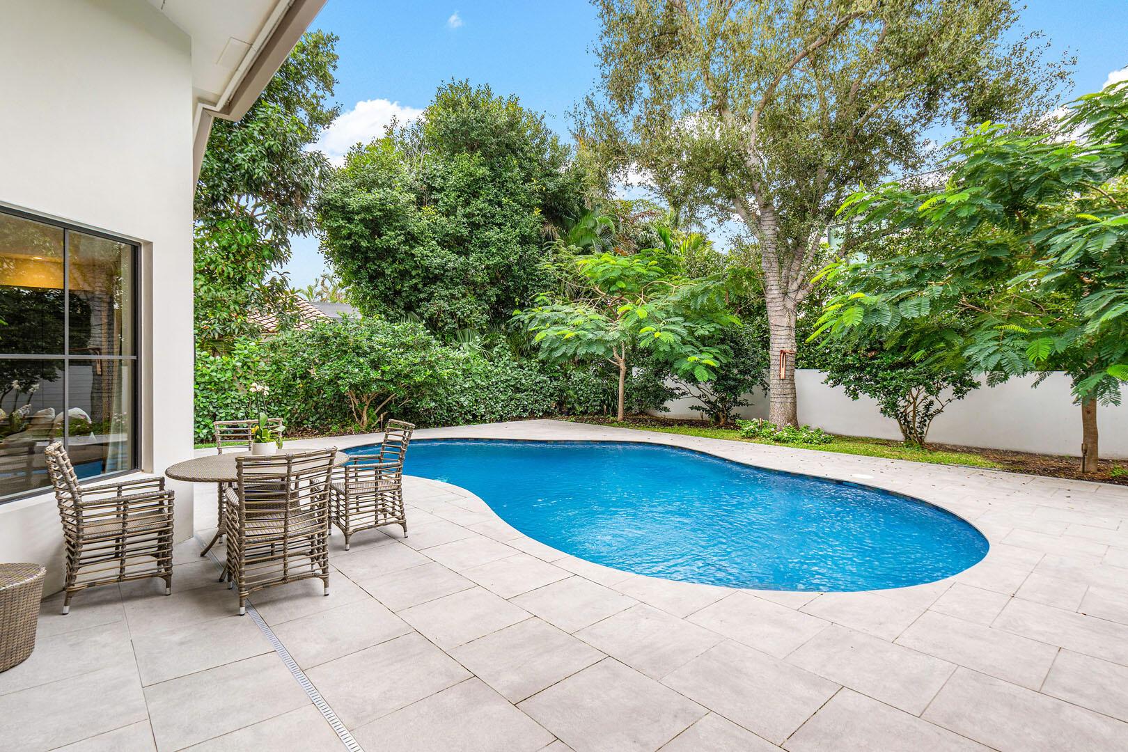 ROYAL PALM YACHT & COUNTR - Residential