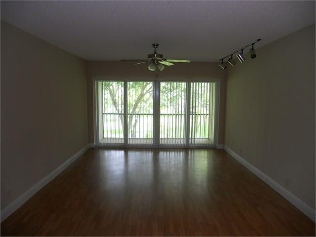 OAKLAND SHORES - Residential