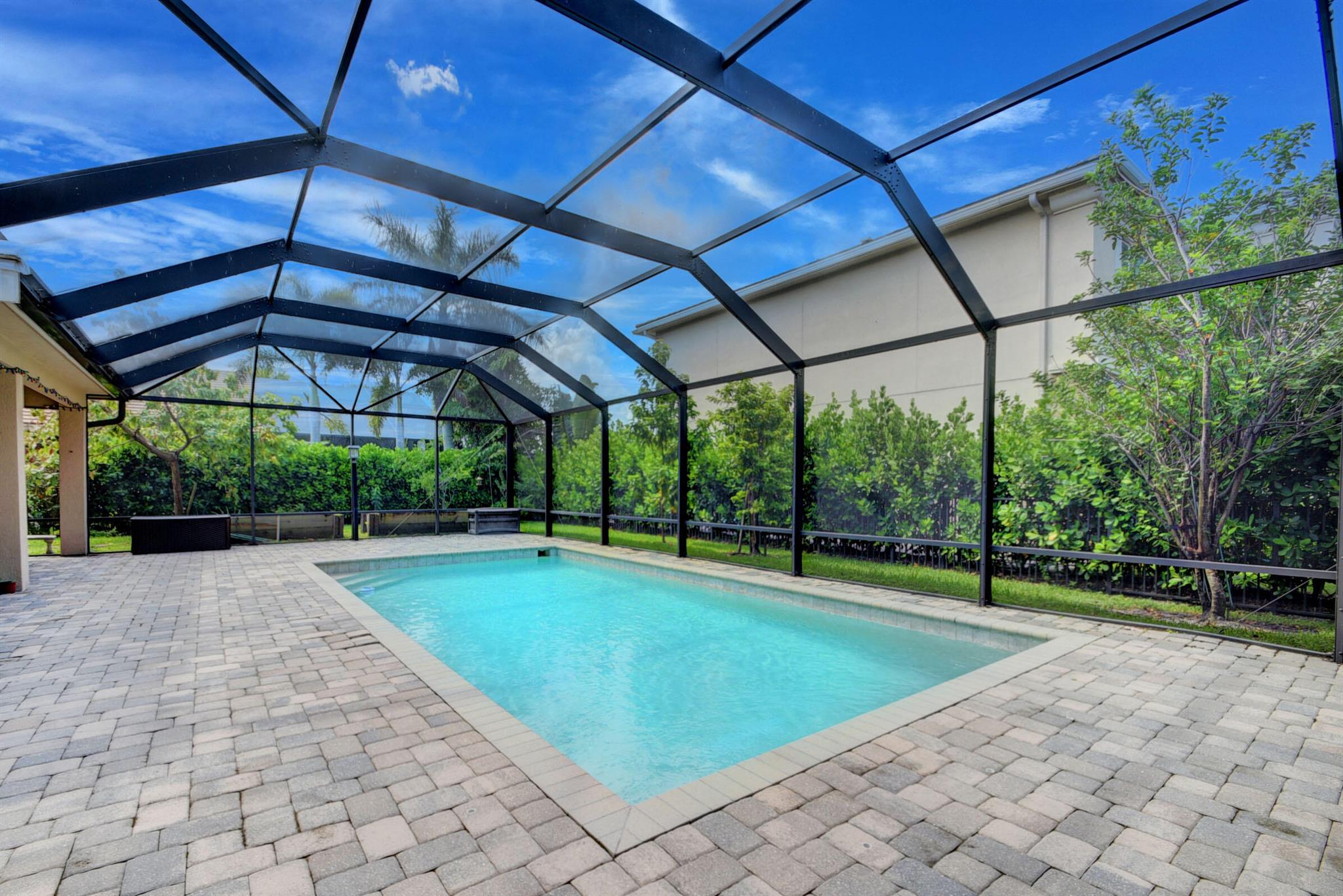 WELLINGTON VIEW - Residential