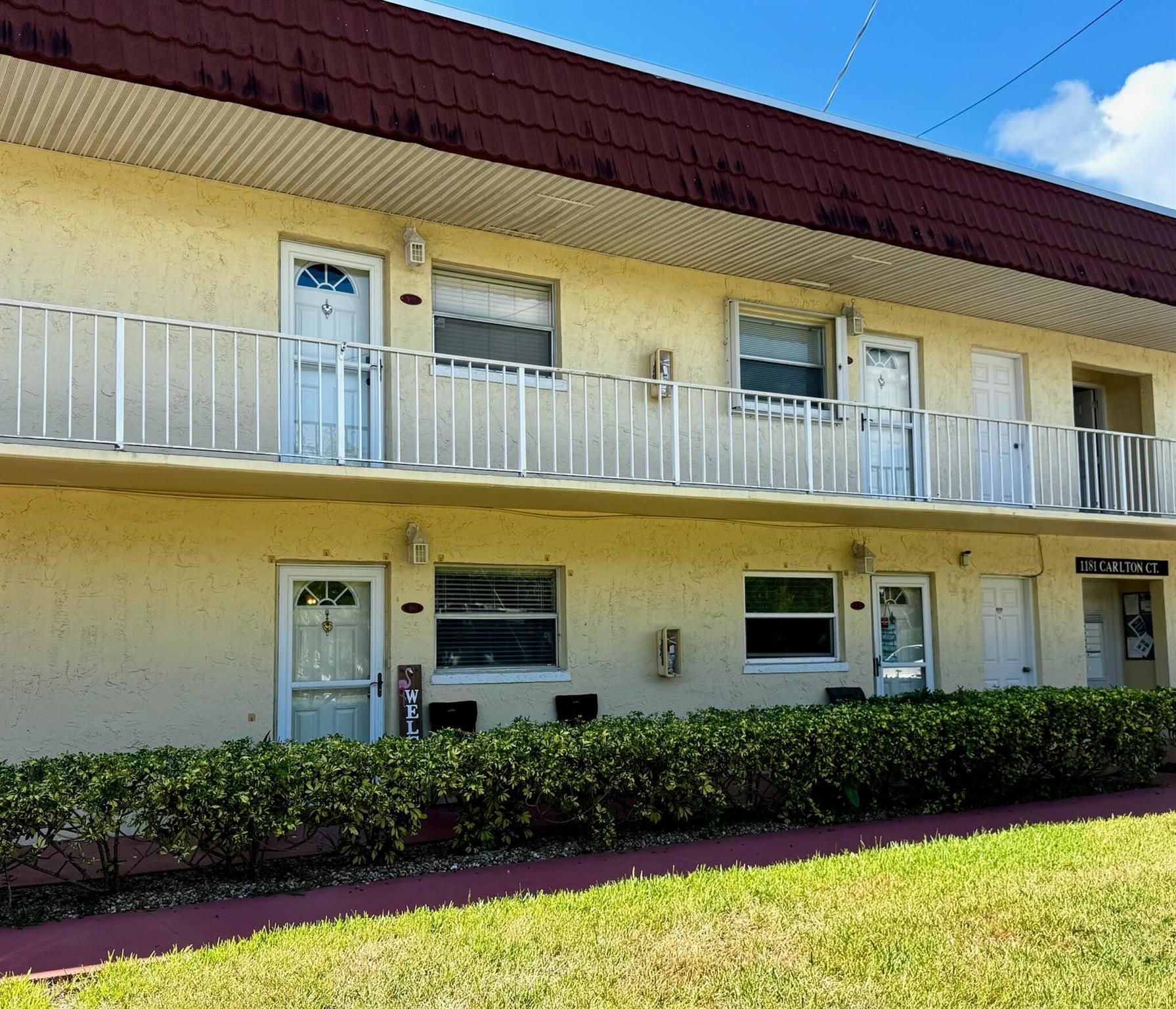 Experience relaxed island living in this beautifully maintained 2 bedroom, 2 bathroom ground floor unit on South Hutchinson Island in the 55 plus development of the Colonnades. This condo features a coastal chic vibe with tile throughout for easy living and effortless style. The open concept living and dining area flows seamlessly into the enclosed Florida room offering extra living space year round with the added convenience of a storage closet. The kitchen boasts plenty of cabinetry complemented by sleek black appliances and gorgeous granite countertops. The breakfast bar offers additional seating and is perfect for casual dining. This condo combines comfort, style and convenience. Minutes from the beach, shopping and dining it is ideal for full time living or a seasonal retreat.