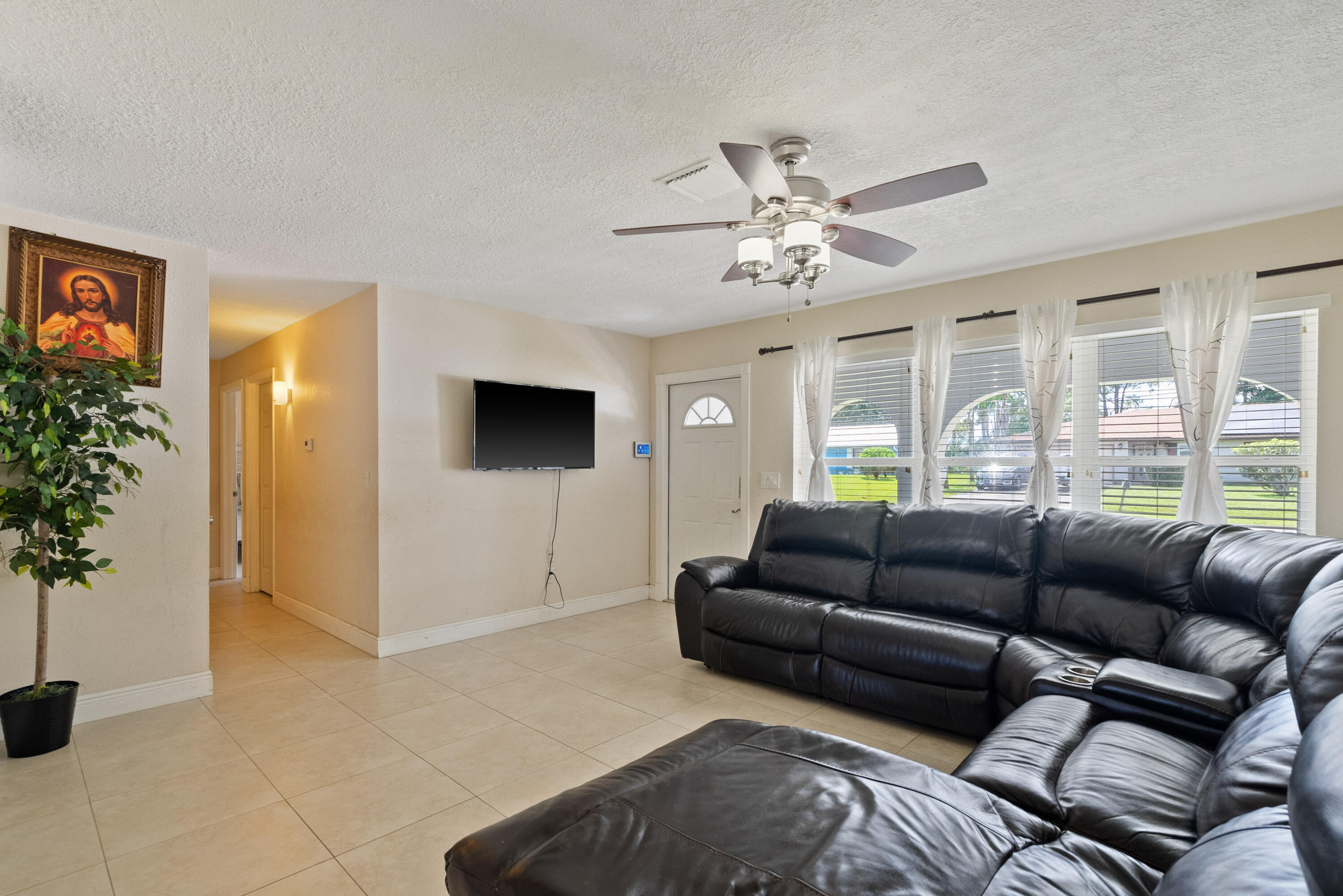 PORT ST LUCIE SECTION 3 - Residential Lease