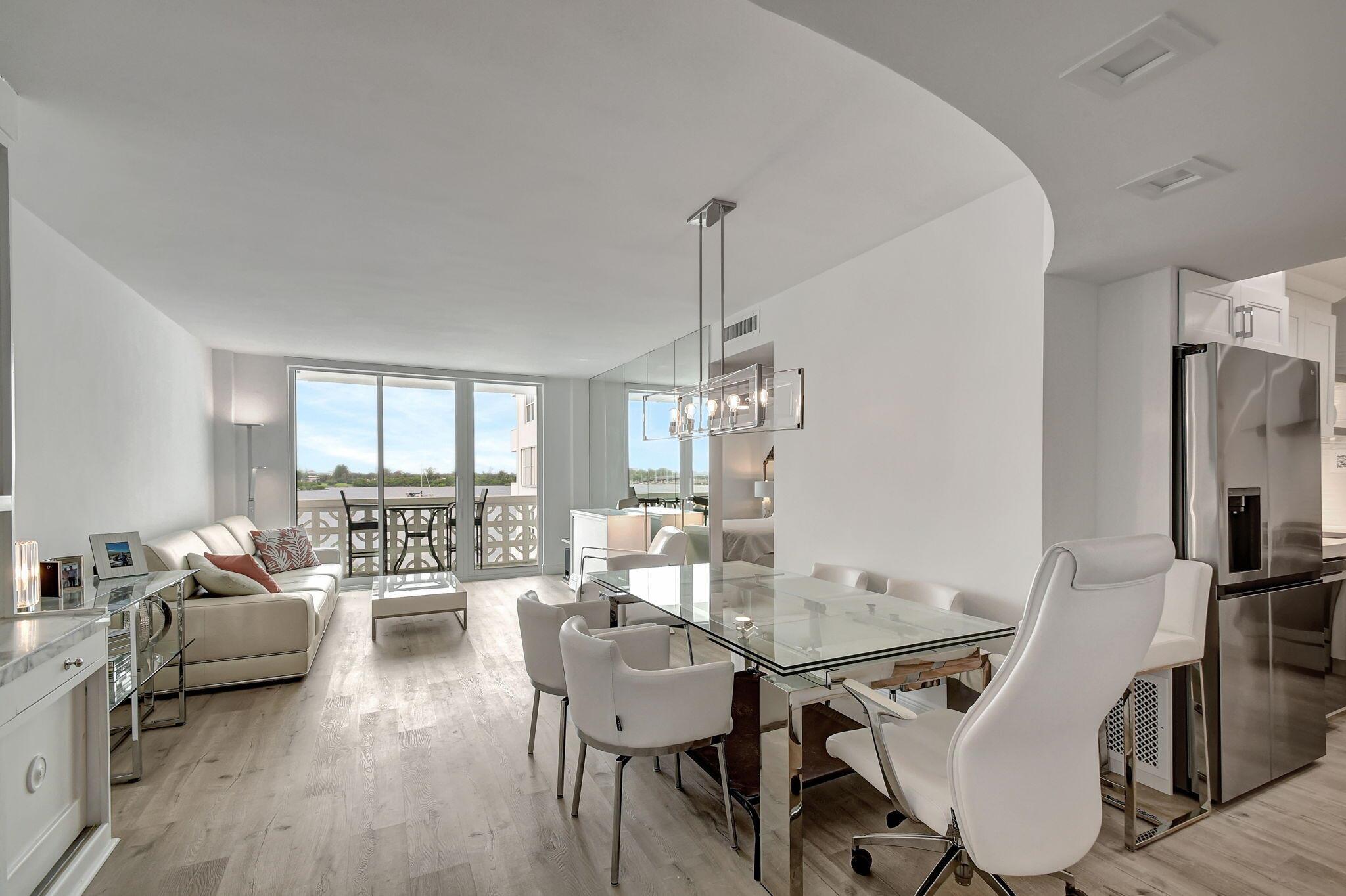 ROYAL SAXON INC - Residential Lease