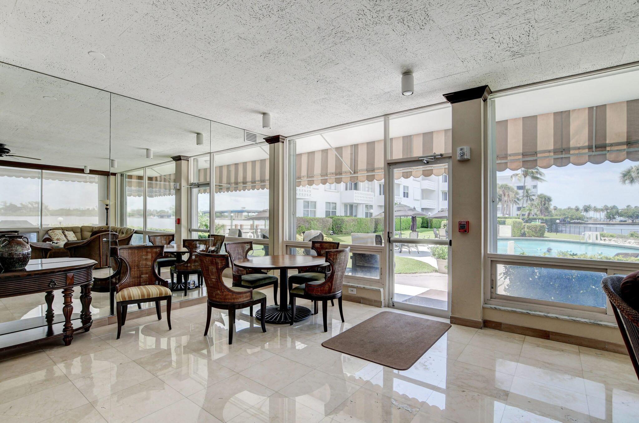 ROYAL SAXON INC - Residential Lease