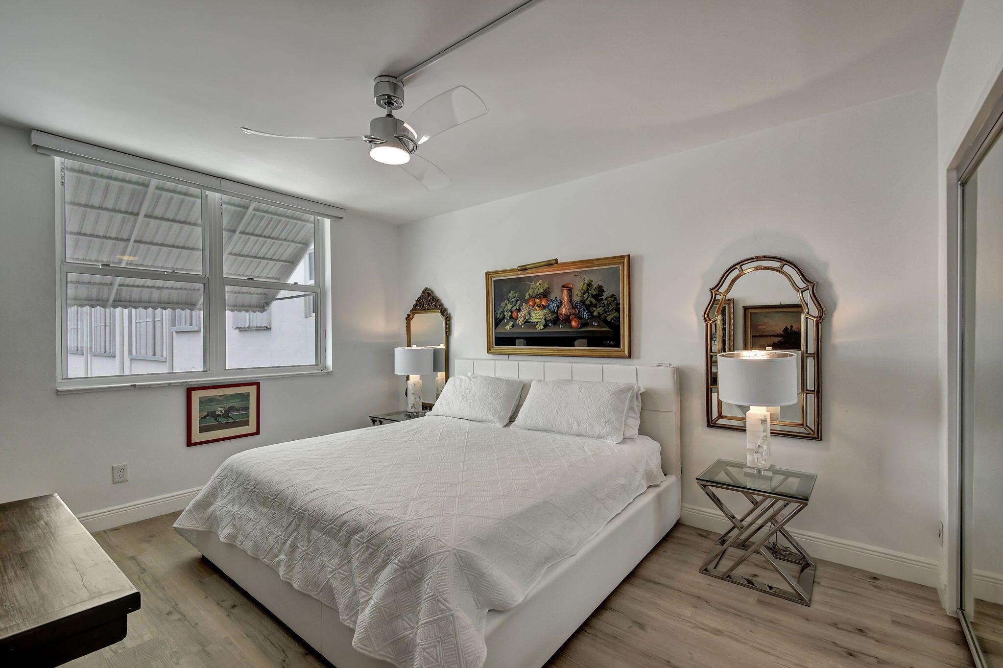 ROYAL SAXON INC - Residential Lease