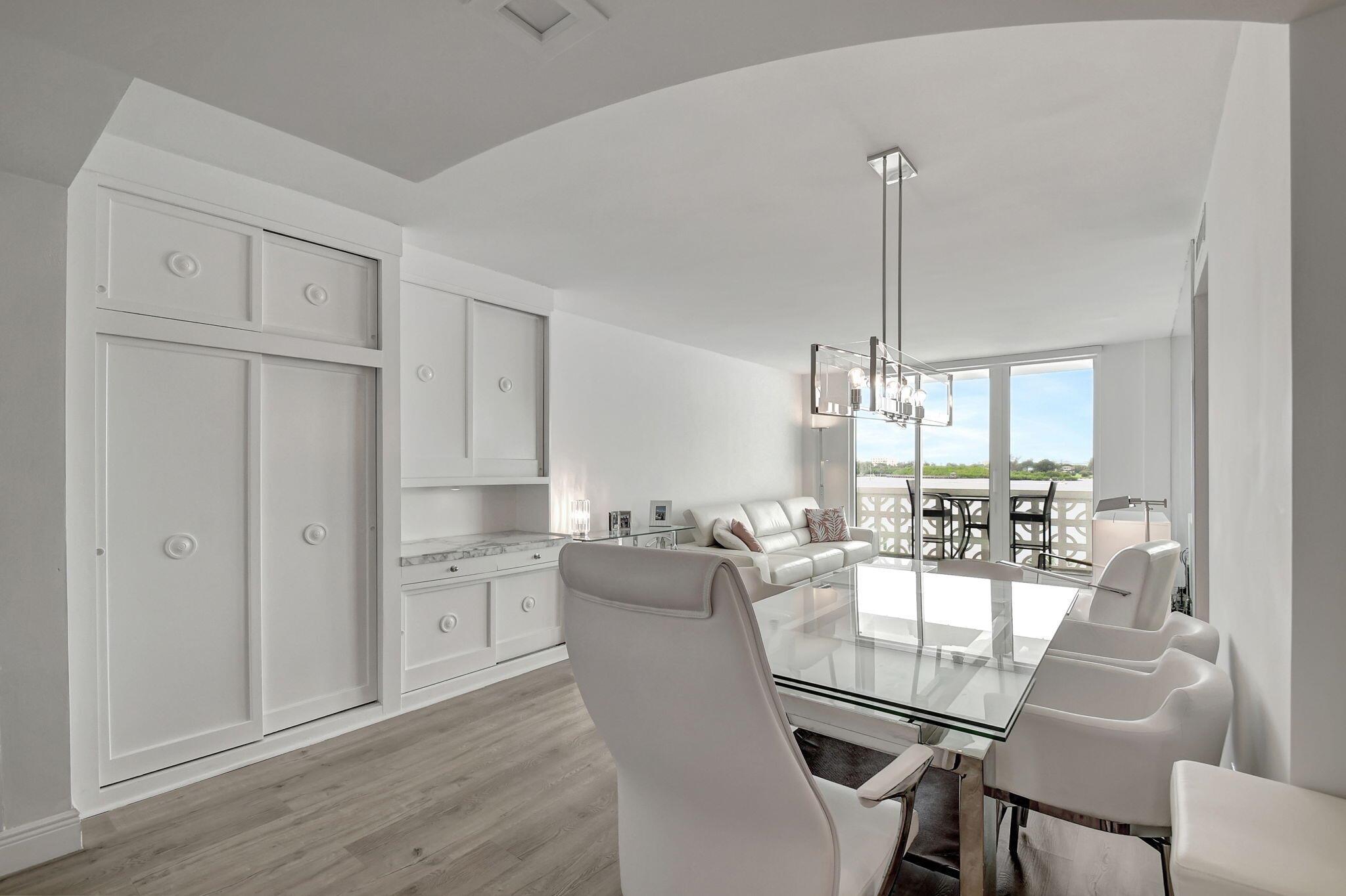 ROYAL SAXON INC - Residential Lease