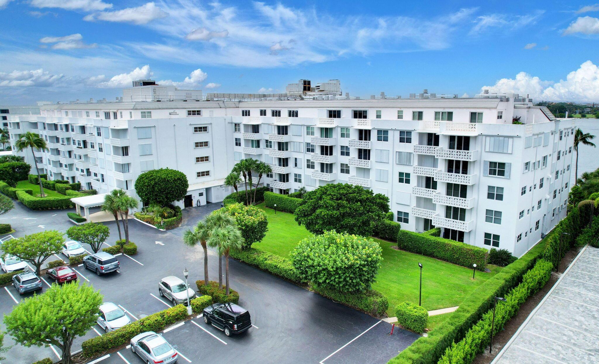 ROYAL SAXON INC - Residential Lease