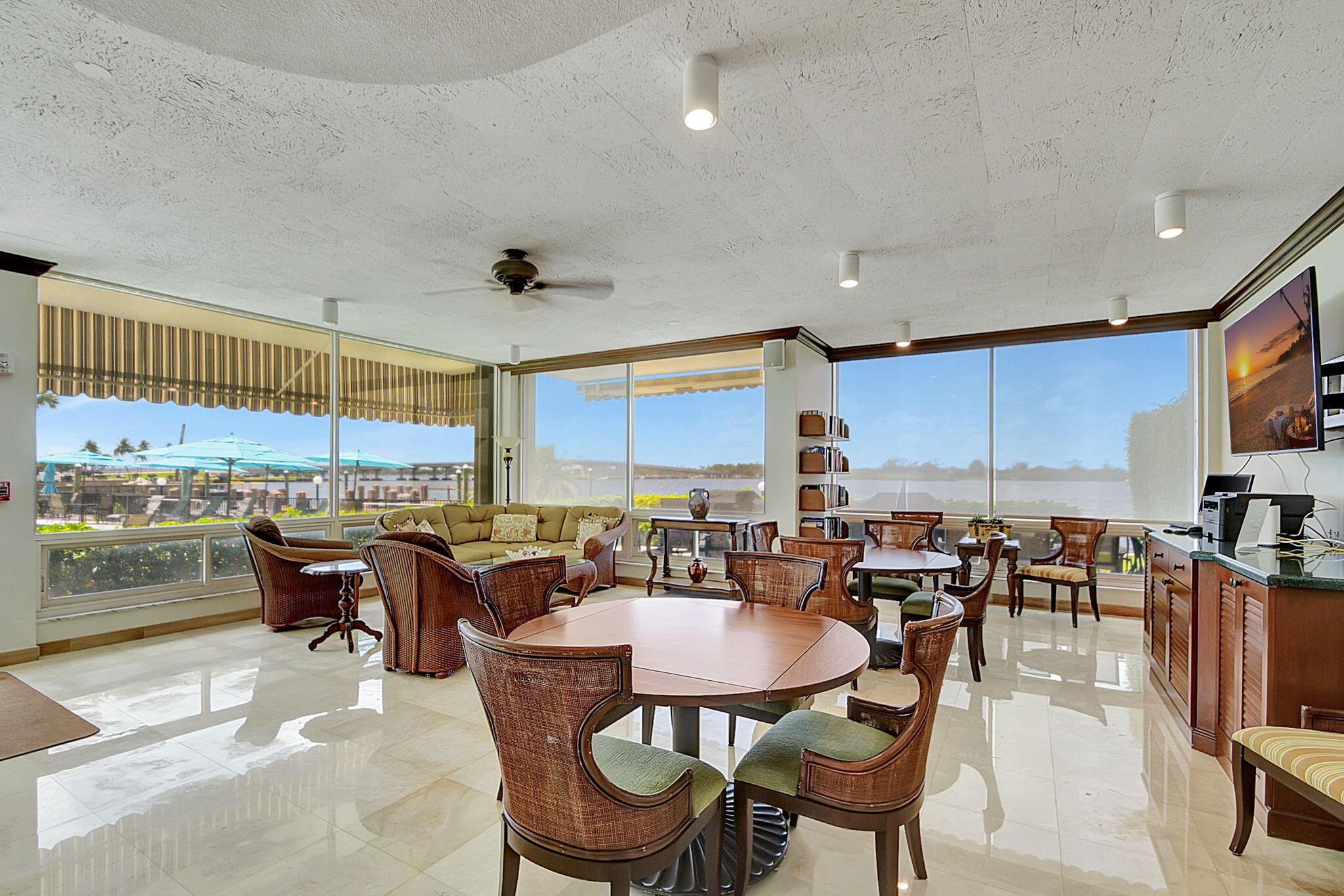 ROYAL SAXON INC - Residential Lease