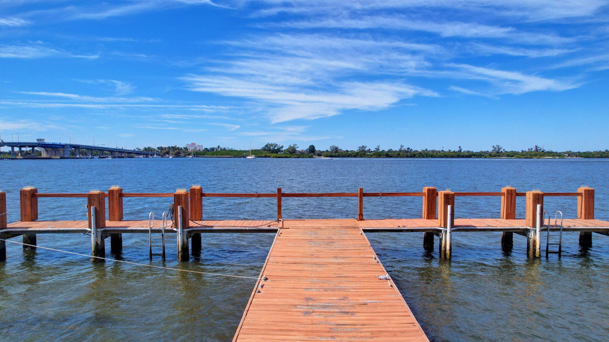 ROYAL SAXON INC - Residential Lease