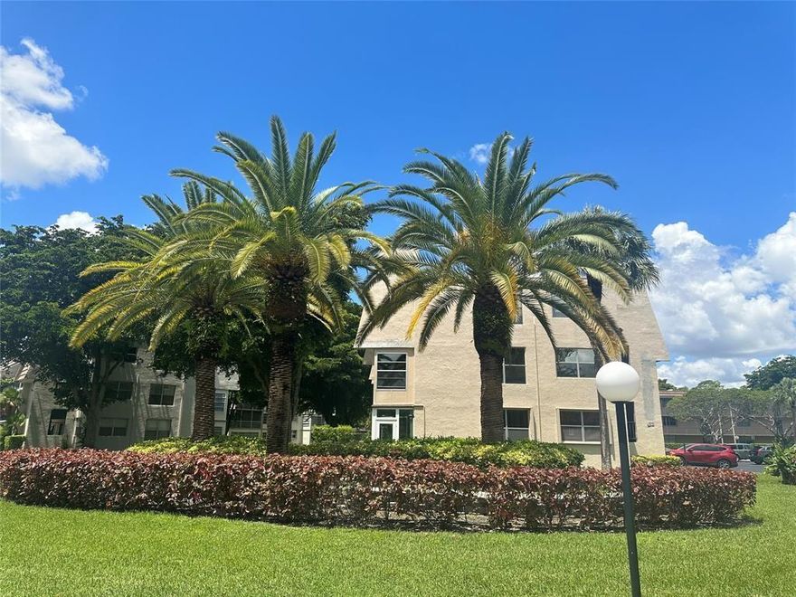 1 Bed, 1 Bath condo in best area of TAMARAC 55+ community of
 Lime Bay. First floor, no carpet, tile flooring balcony. The complex is well take care and offers a heated pool/spa,
 tennis court clubhouse as well as many more amenities. Rents includes BASIC CABLE AND WATER !