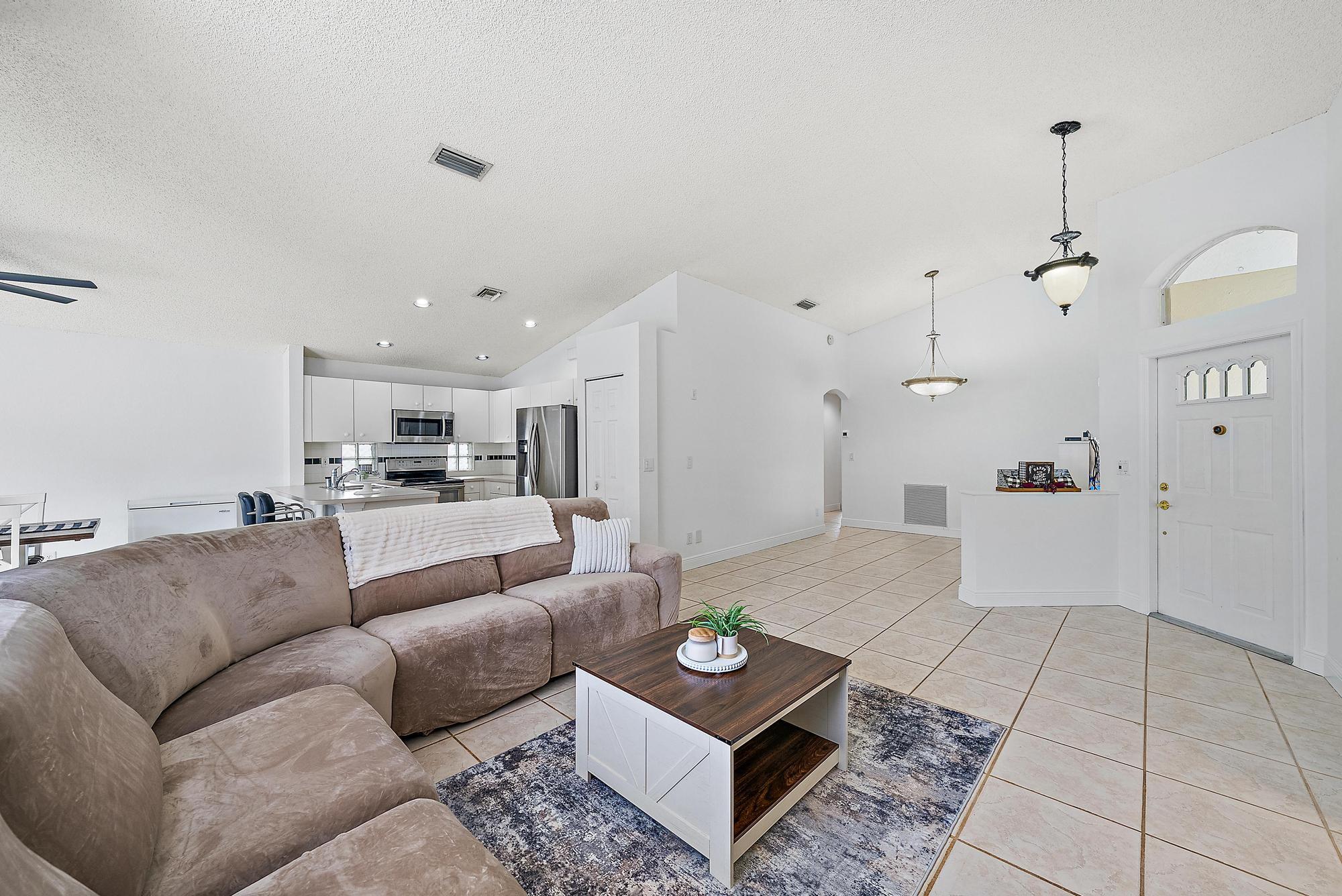 4078 Manor Forest Trail