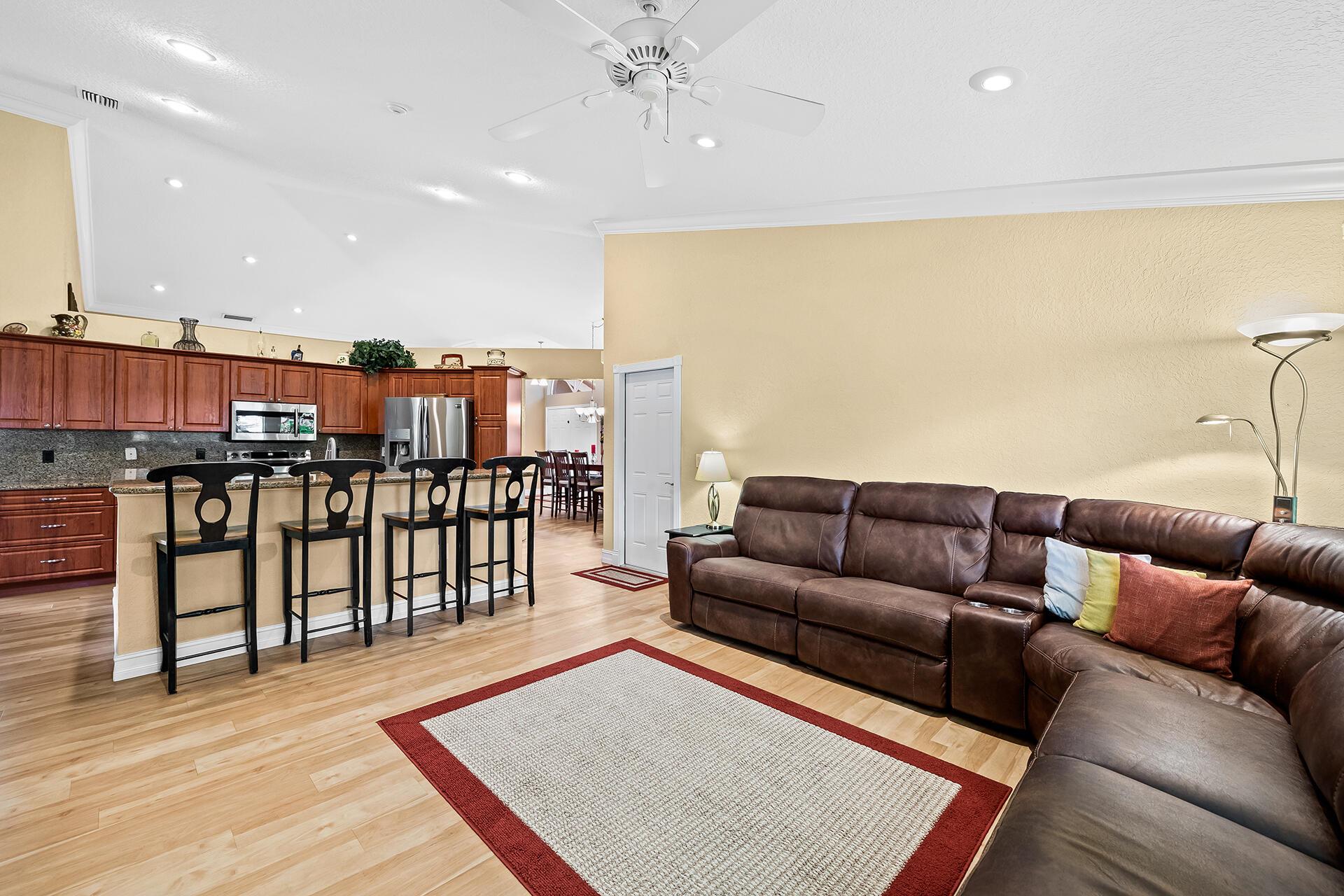 WHITTIER OAKS - Residential