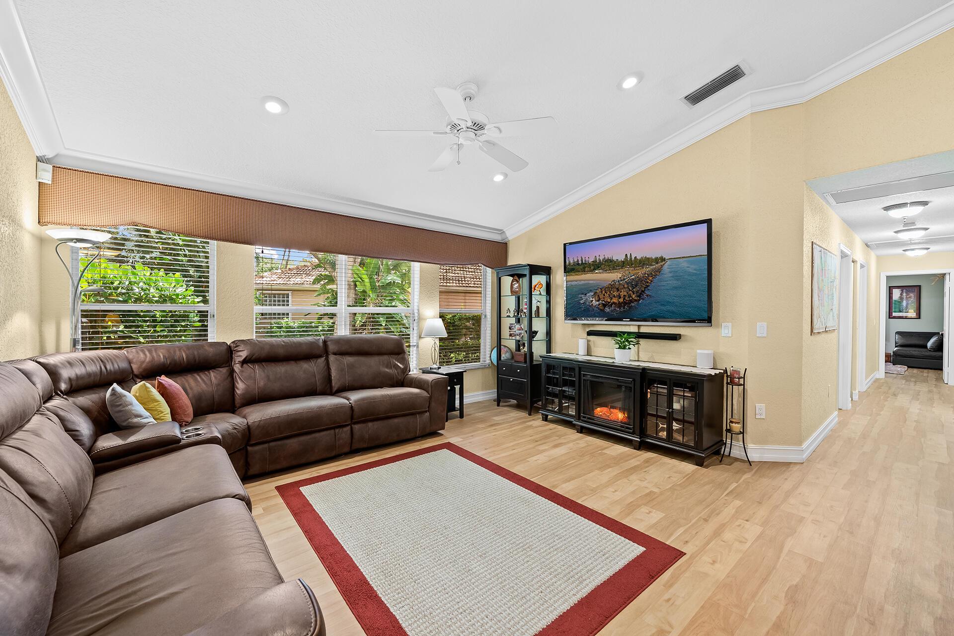 WHITTIER OAKS - Residential