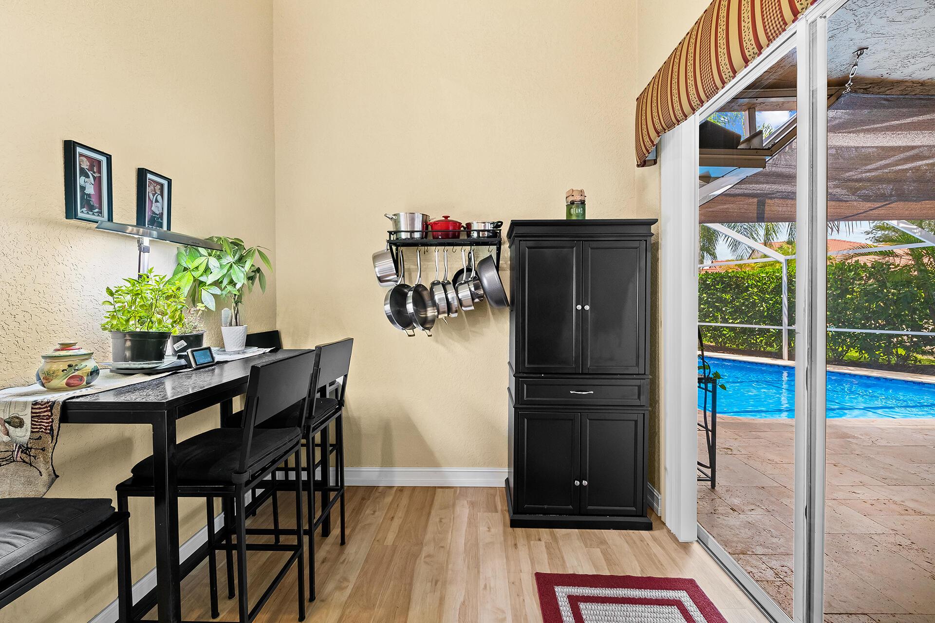 WHITTIER OAKS - Residential