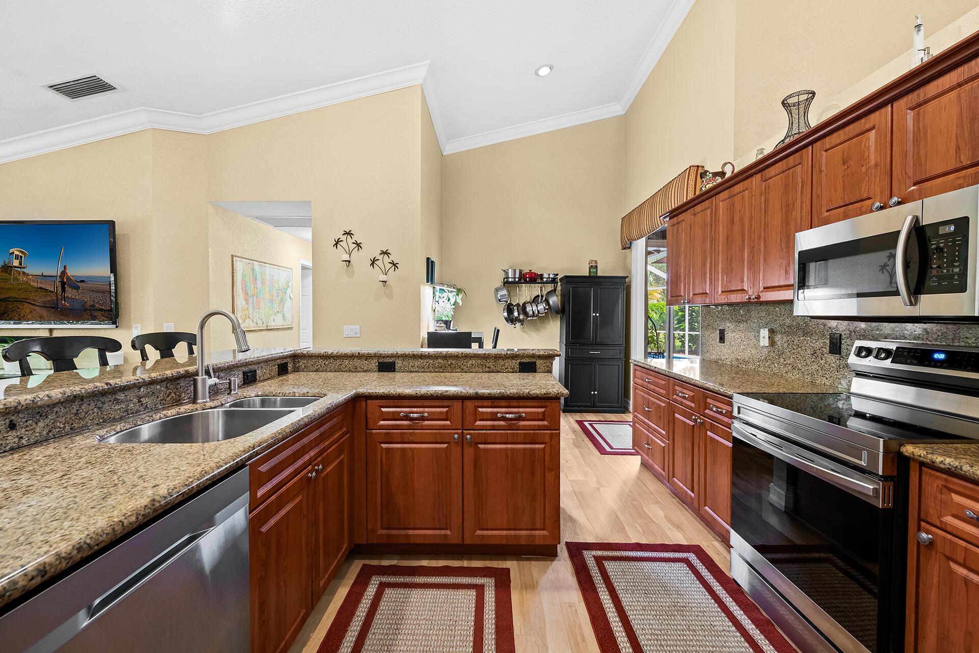 WHITTIER OAKS - Residential