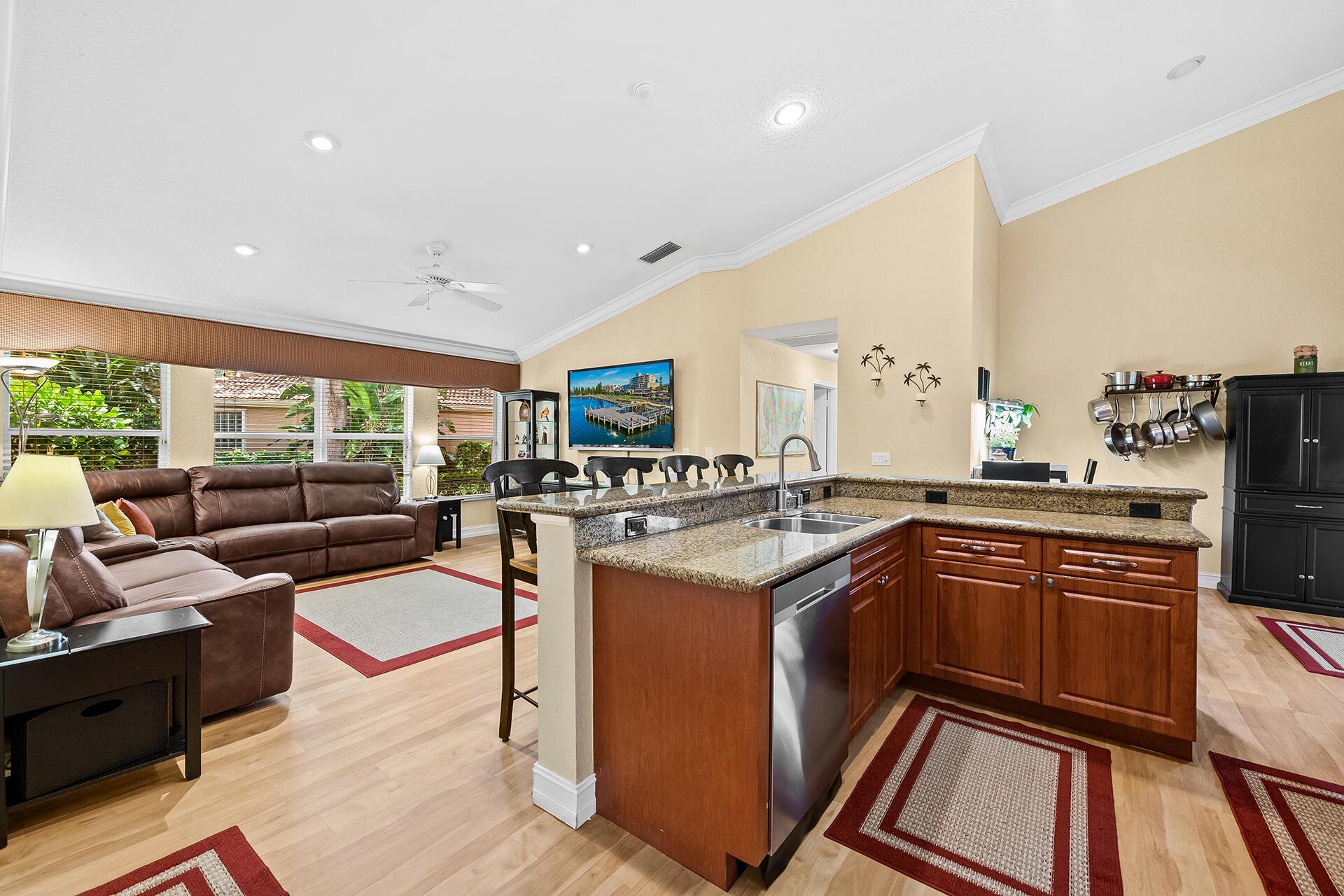 WHITTIER OAKS - Residential