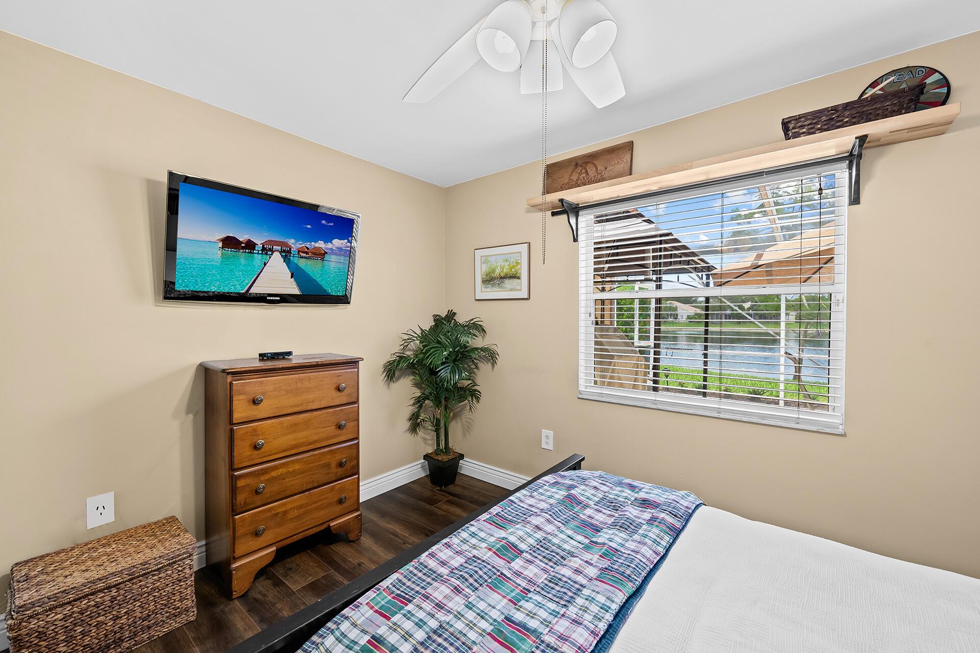 WHITTIER OAKS - Residential