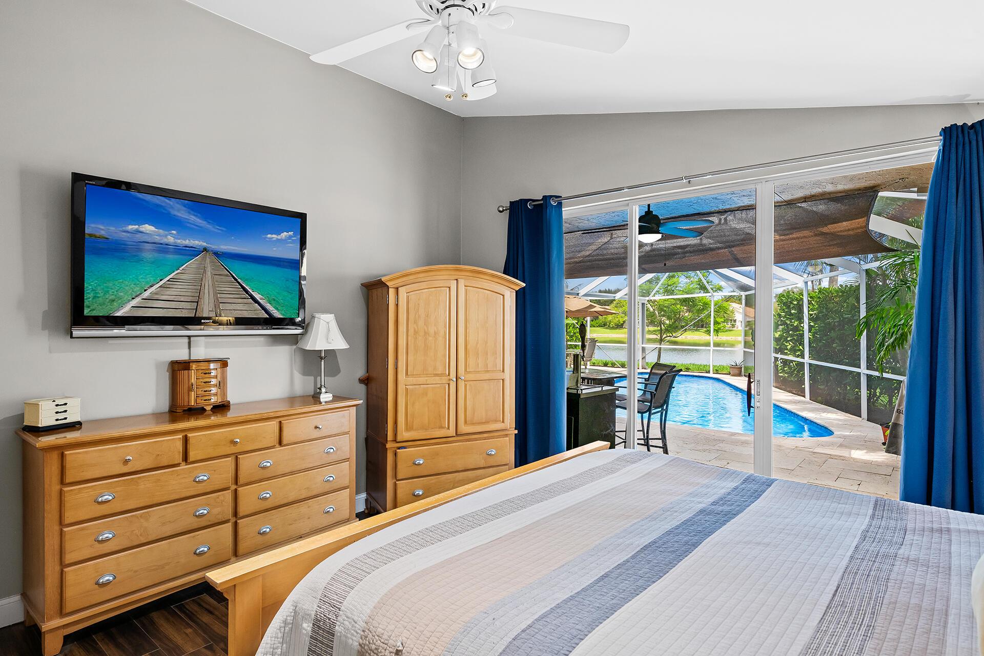 WHITTIER OAKS - Residential