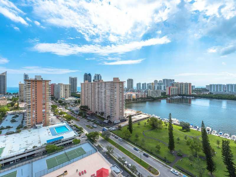 Winston Towers 500 - Residential