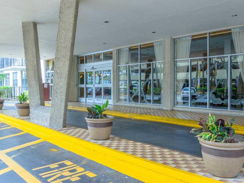 Winston Towers 500 - Residential