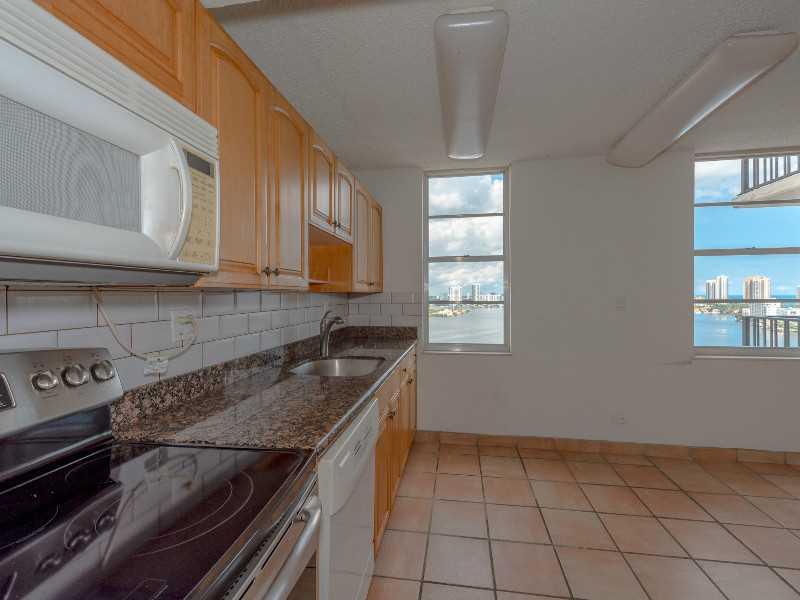 Winston Towers 500 - Residential