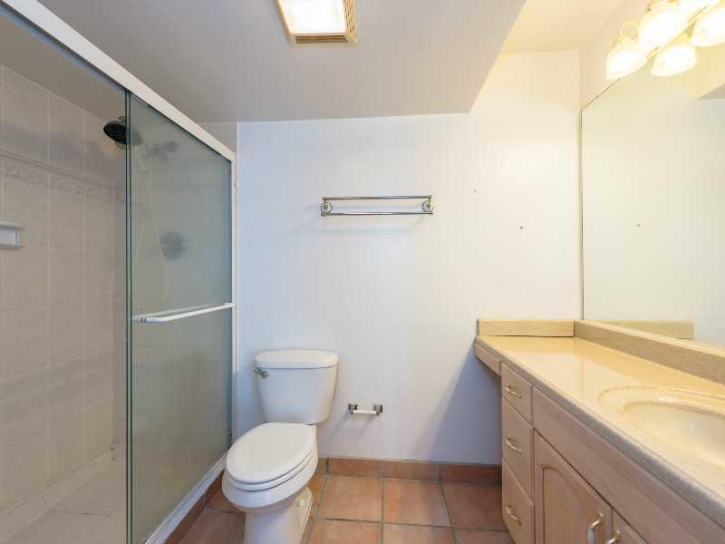 Winston Towers 500 - Residential