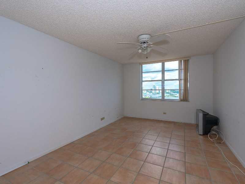 Winston Towers 500 - Residential