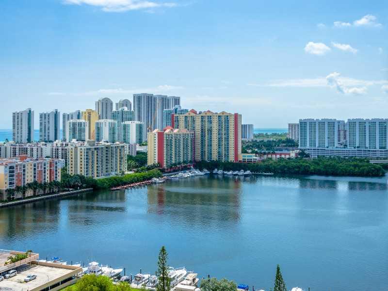 Winston Towers 500 - Residential