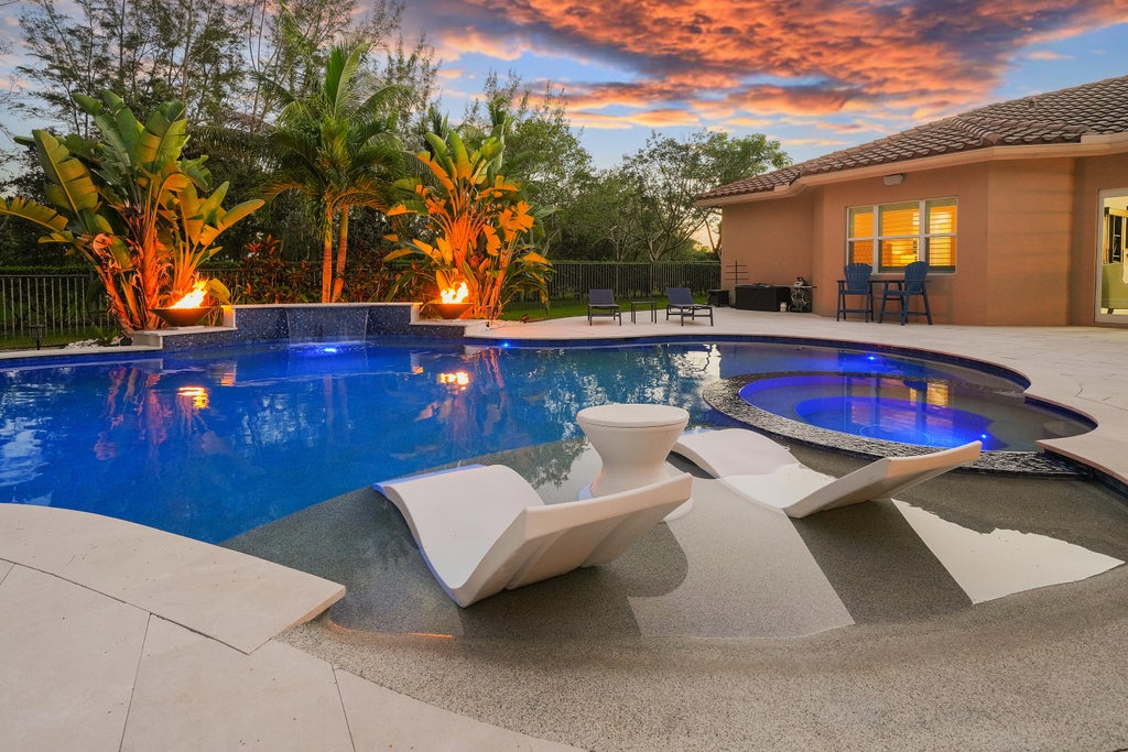 Photo of 7630 Maywood Crest Drive, Palm Beach Gardens, FL 33412 (MLS # B26091256)