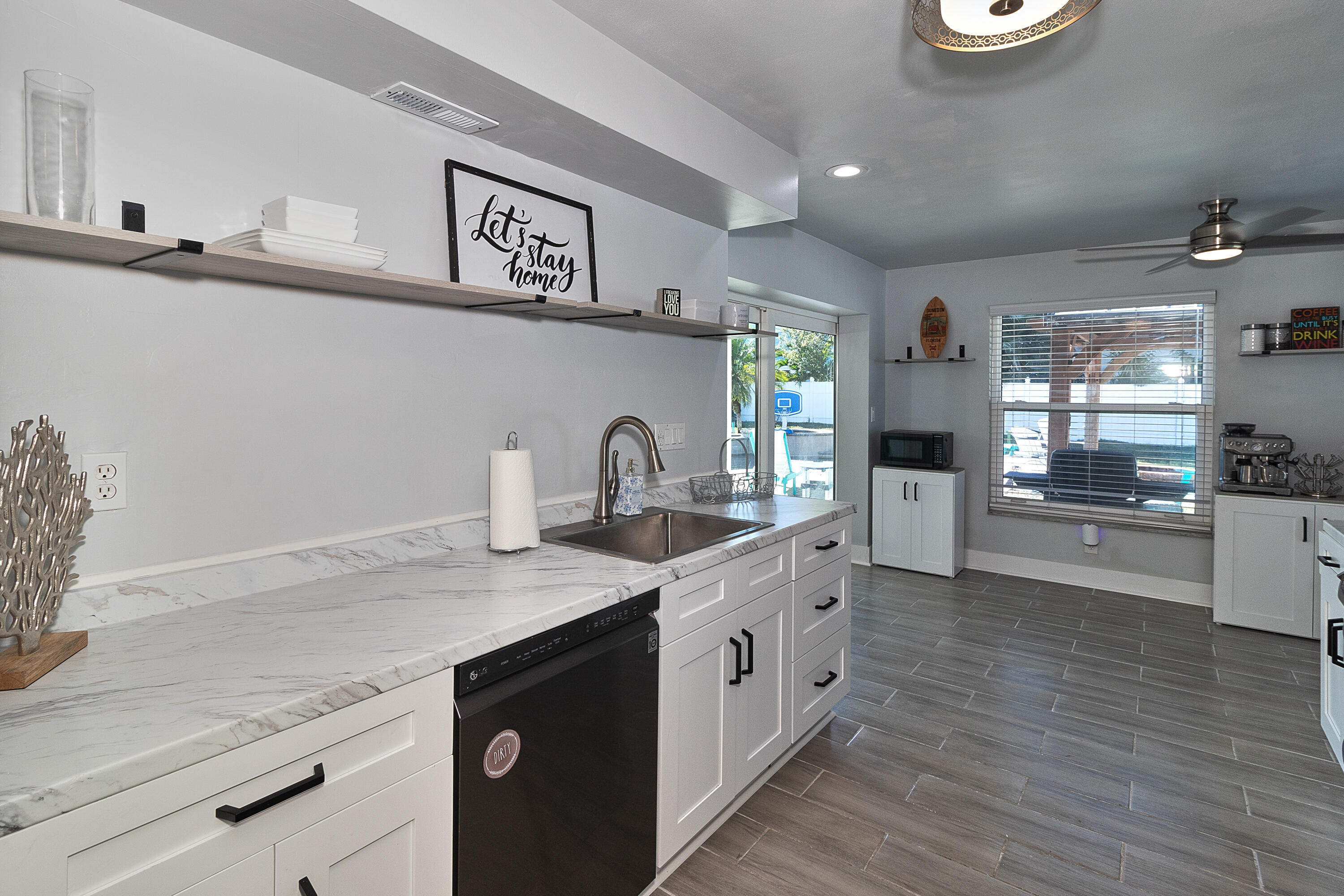 FAIRWAY ESTATES 6TH ADD - Residential