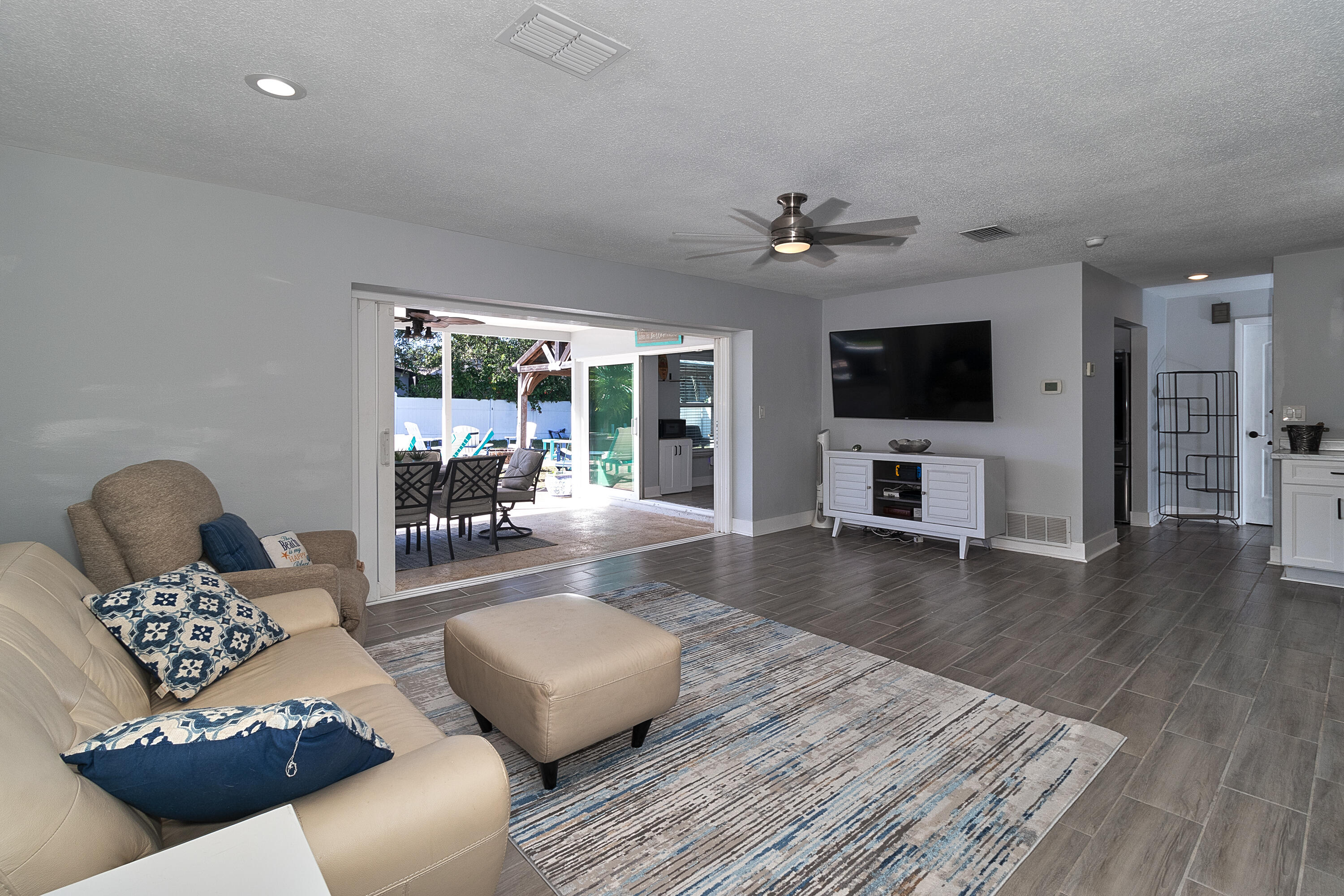 FAIRWAY ESTATES 6TH ADD - Residential