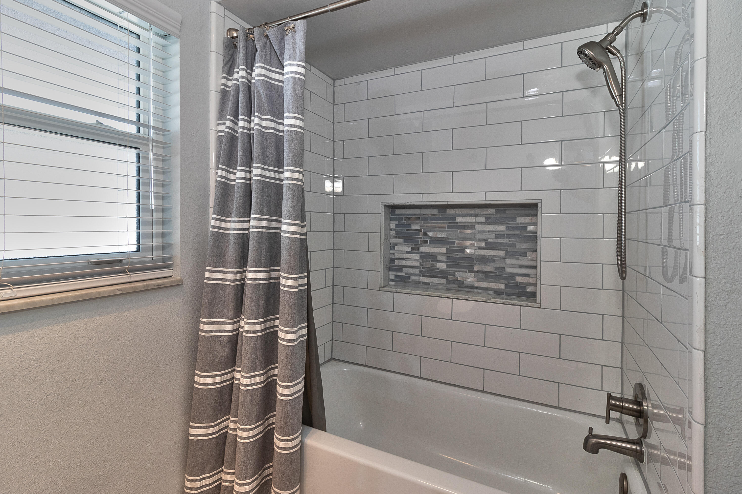 FAIRWAY ESTATES 6TH ADD - Residential