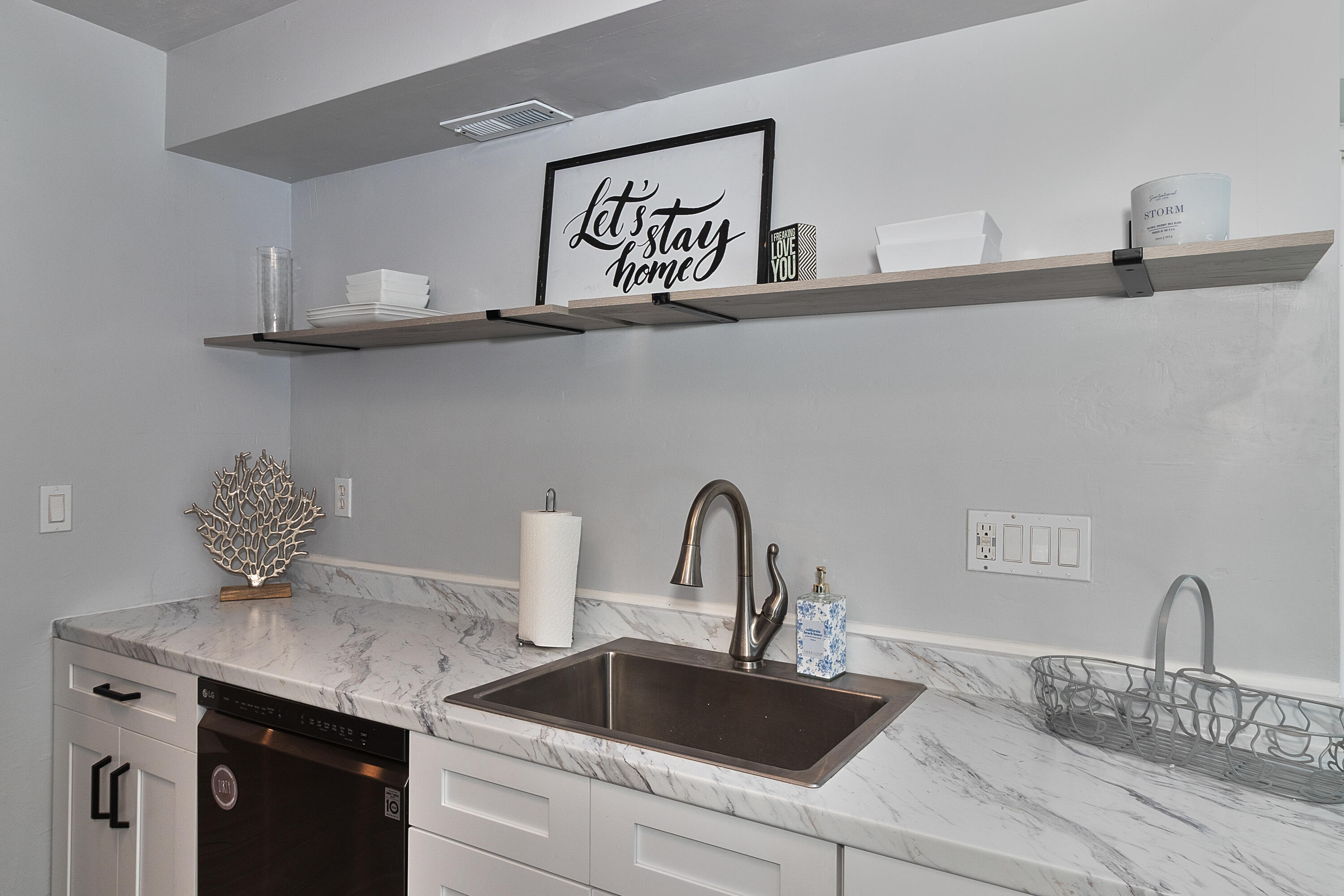 FAIRWAY ESTATES 6TH ADD - Residential